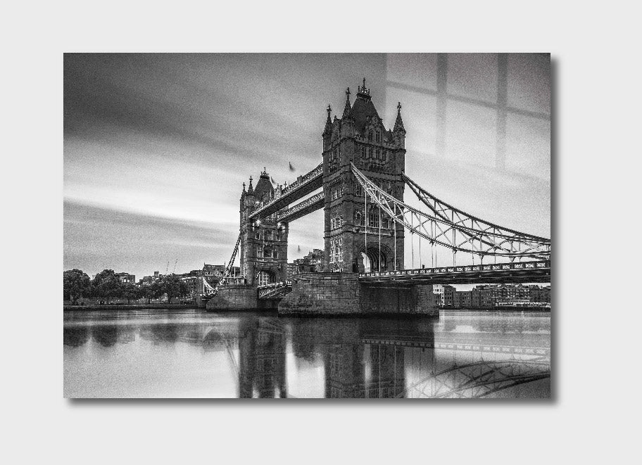 London Bridge B/W